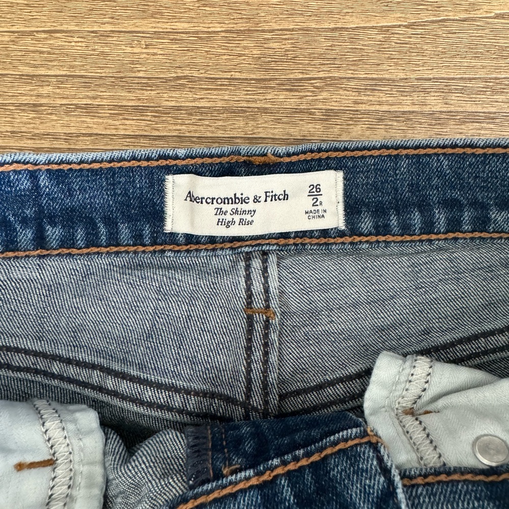 Abercrombie “The Skinny” High Rise Jeans size 26 (2R) color is Dark Destroy - Picture 4 of 6